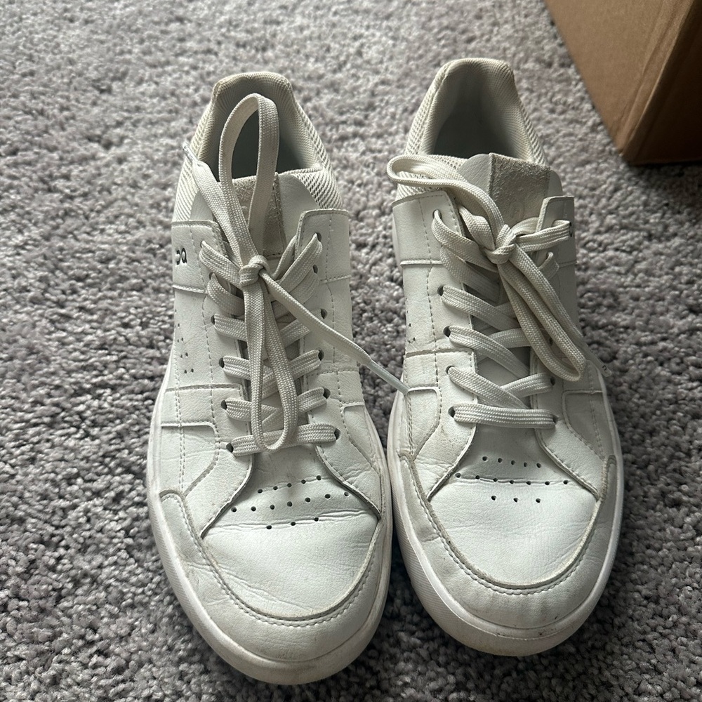 OnCloud the Roger sneaker